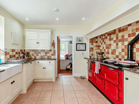 4 bed in Cromford 52094 House in Amber Valley