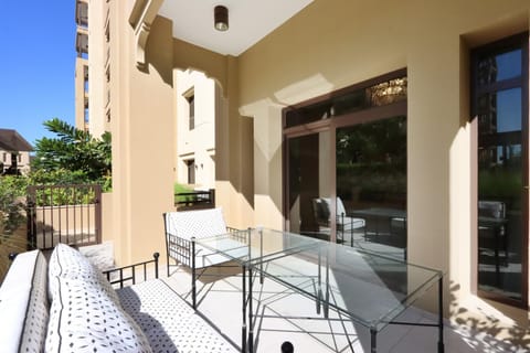 Livbnb - 2BR close to Souk Mall and Burj Al Arab Apartment in Dubai