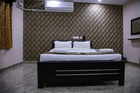 Hotel Grand Sapphire & Elite Suite Hotel in Puducherry