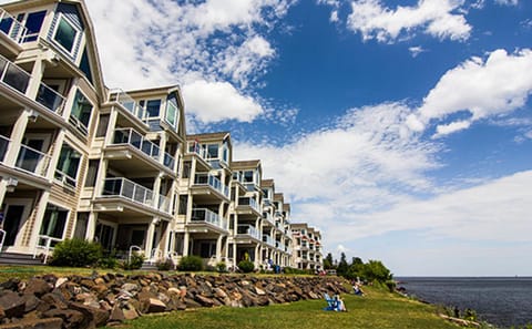 Beacon Pointe on Lake Superior Resort in Duluth
