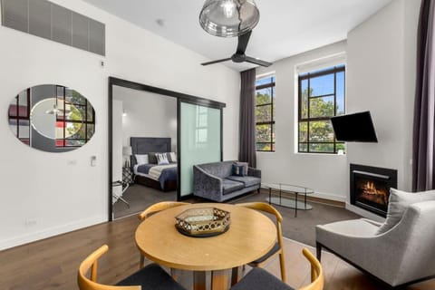 Manhattan on Moorabool - Heritage Listed Geelong CBD Apartment in Geelong