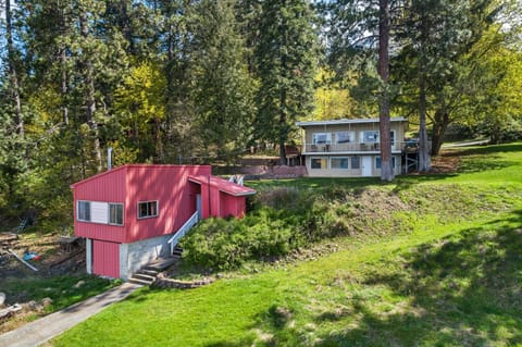 Sunnyside Cabin House in Kootenai County