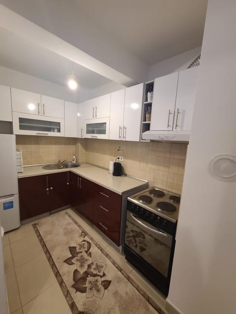 Kitchen or kitchenette, pet friendly, stove