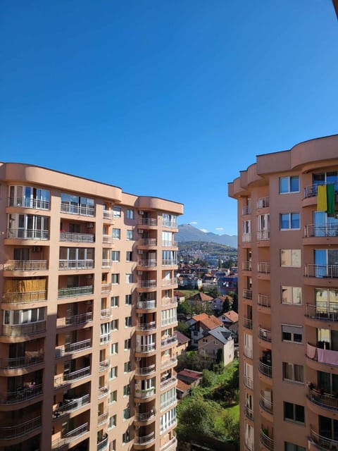 Balcony/Terrace, Mountain view