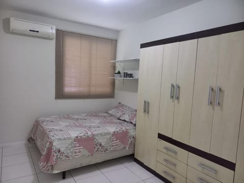 Apto de dois quartos com uma suíte Apartment in São José
