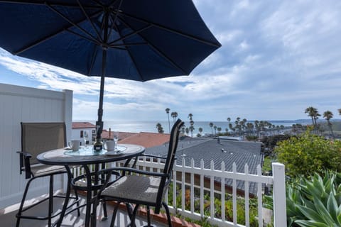 Panoramic Ocean View Cottage and Hideaway Unit #4 and B House in San Clemente