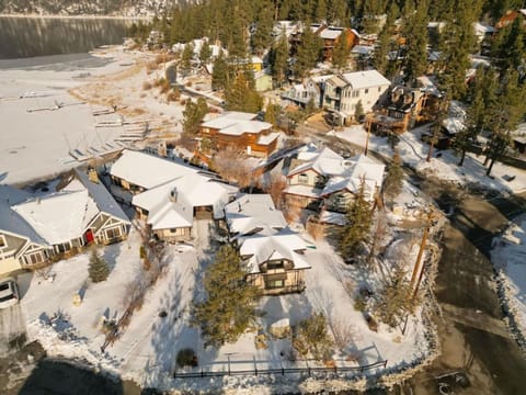 Roaring Lion Lakefront Lodge Maison in Big Bear