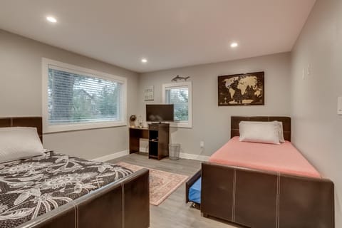 Newly Renovated Home W6 Beds House in Lakewood