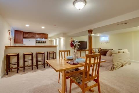 Spacious 4 Bedroom Weco Friendly Touches Casa in Westminster