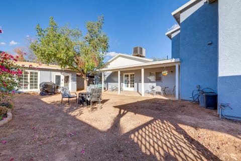 Cozy Mesa Vacation Rental with Shared Yard and Hot Tub House in Chandler