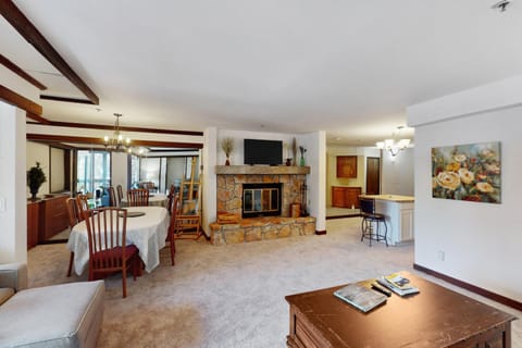 Pine-View Sanctuary Condo in Incline Village