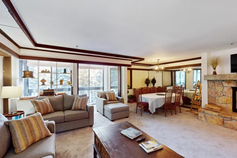 Pine-View Sanctuary Condo in Incline Village