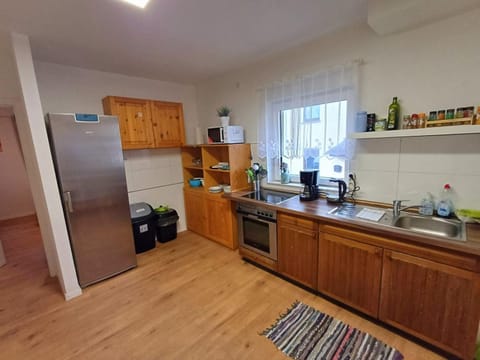 Kitchen or kitchenette, minibar, pet friendly, stove