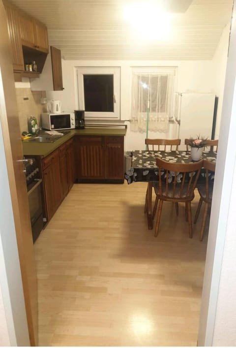 Kitchen or kitchenette, Dining area, minibar, pet friendly, stove