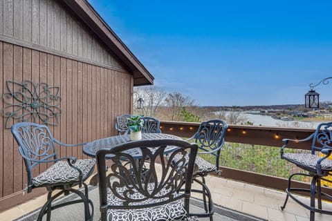 Osage Beach Condo with Indoor Pool and Lake View! Apartment in Lake of the Ozarks