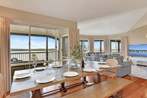 Overlook Nook - The Best Views in the Area House in Lake Macquarie
