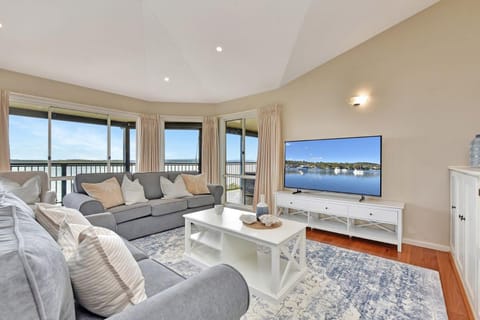 Overlook Nook - The Best Views in the Area House in Lake Macquarie