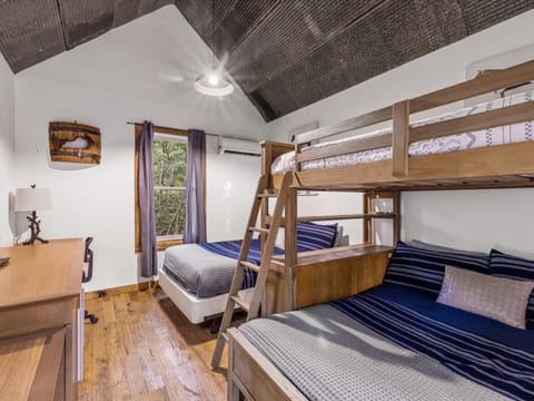 Bed, Photo of the whole room, Bedroom, bunk bed