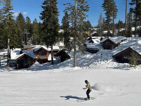 Stellar Ski In Ski Out # 2 Northstar Townhome, HOA Amenities House in Truckee