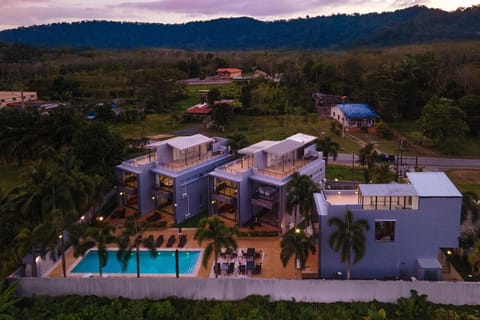 Pool Access Villa, 3-Bedroom near Mission Golf Villa Argent 8 Chalet in Thep Krasatti