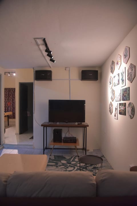 Communal lounge/ TV room, Karaoke, TV and multimedia, Evening entertainment