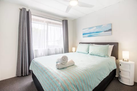 The Relax Shack - Pet Friendly - 8 Mins Walk to Beach House in Culburra Beach