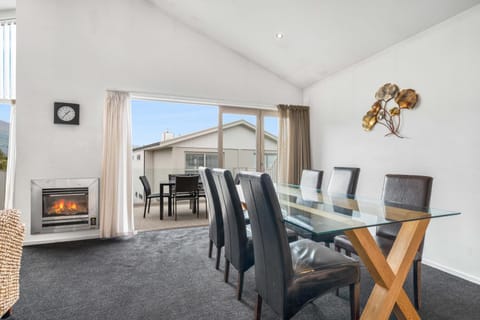 Living room, Seating area, Dining area, flat iron