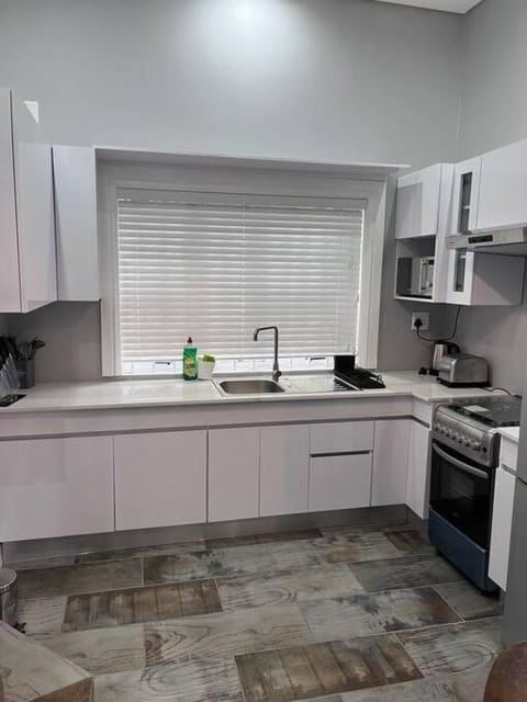 Kitchen or kitchenette, minibar, pet friendly, stove