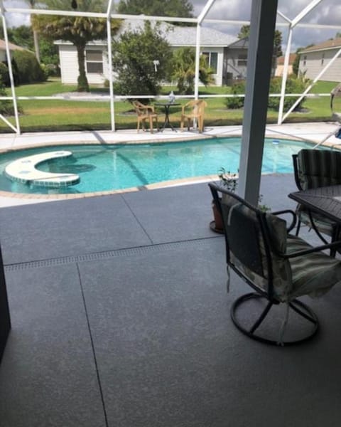 Wesley - Pool Home Pet Friendly House in The Villages