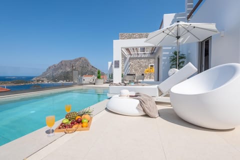 Property building, Patio, Nearby landmark, Day, Natural landscape, View (from property/room), View (from property/room), Balcony/Terrace, Balcony/Terrace, Food and drinks, Landmark view, Mountain view, Pool view, Sea view, Sea view, Swimming pool, Swimming pool, hair dresser, hair dresser, sunbed, sunbed