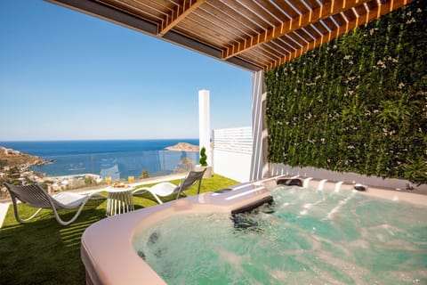 Day, Natural landscape, Hot Tub, View (from property/room), Balcony/Terrace, Balcony/Terrace, Landmark view, Sea view, sunbed