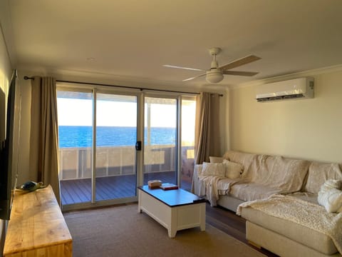 Living room, Sea view