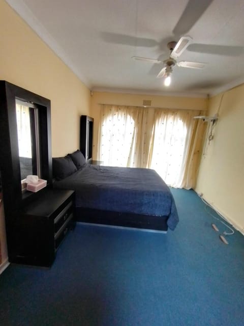 Lathitha guest house Vacation rental in Roodepoort