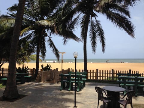Oasis Beach Resort Hotel in Negombo