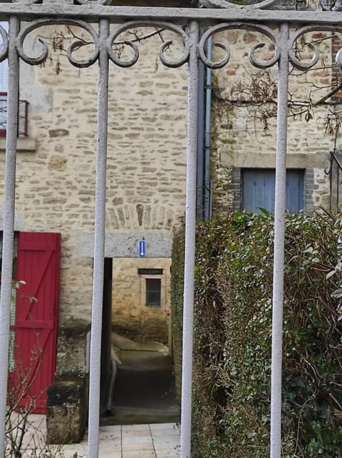 la maison du bonheur House in Alençon