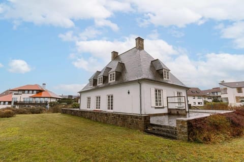 Luxe 5-Bedroom Villa with Panoramic Views Villa in Koksijde