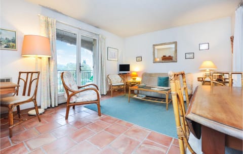 Beautiful Apartment In Valbonne With Kitchen Condo in Valbonne