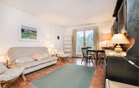 Beautiful Apartment In Valbonne With Kitchen Condo in Valbonne