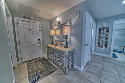 15th Floor Oceanfront Oasis - 1501 condo Apartment in Lower Grand Lagoon