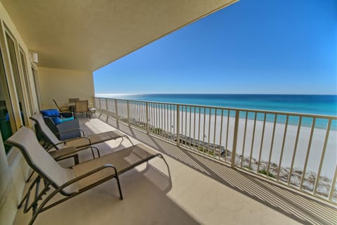 Oceanfront Paradise with Pool Access - 0606 condo Apartment in Lower Grand Lagoon