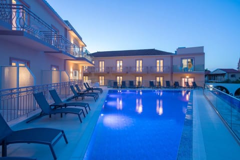 Property building, Pool view, Swimming pool, sunbed