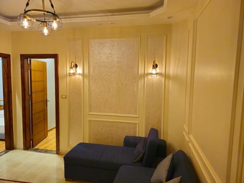 3rd floor luxury apartment-families only Condo in Alexandria