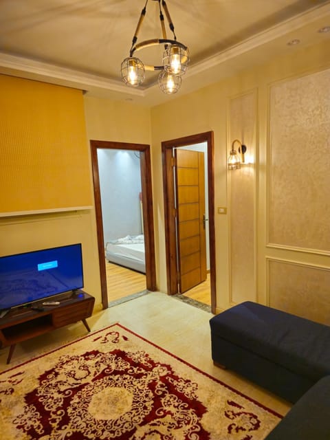 3rd floor luxury apartment-families only Apartment in Alexandria