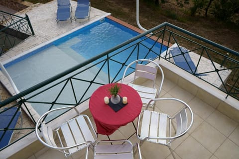 Summer, Balcony/Terrace, Balcony/Terrace, Pool view, Swimming pool, Swimming pool, Quiet street view