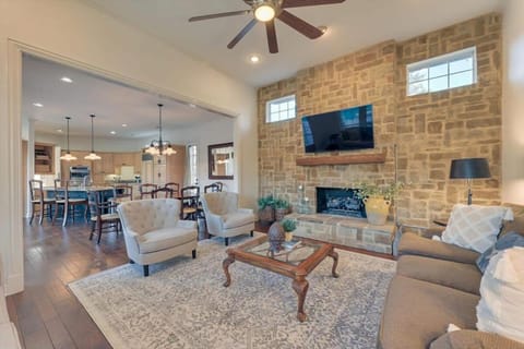 Gorgeous Vacation Home w Private Pool House in Mesquite