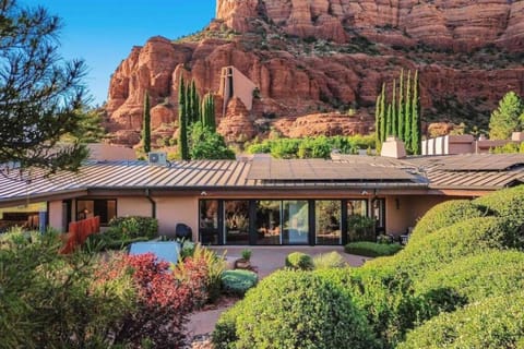 Chapel Vista Main House Red Rock Views and Hot Tub Casa in Sedona