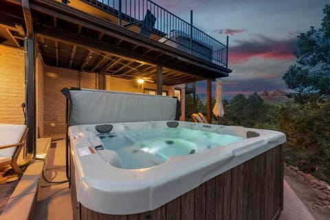Luxury Uptown home with Views and Hot Tub House in Sedona
