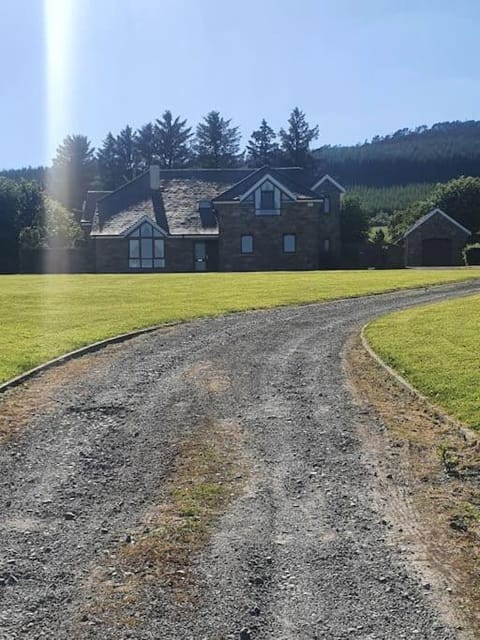 The Mountain Lodge Slievenamon spacious 4 bedroom house House in County Kilkenny