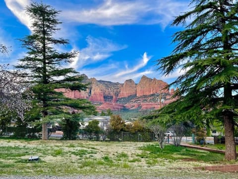 Heart of Uptown retreat estate with views and hot tubs House in Sedona