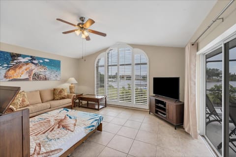 9492 Migue Maison in South Gulf Cove